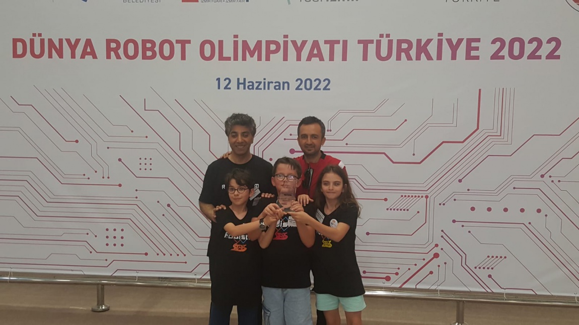 WRO(Dünya Robot Olimpiyatları) yarışmasında Türkiye BİRİNCİSİ olduk'